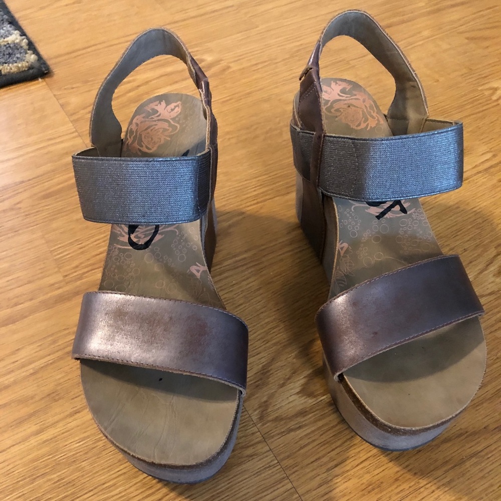 OTBT Bushnell Wedges- Pewter